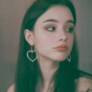 Meet your Posher, Lena